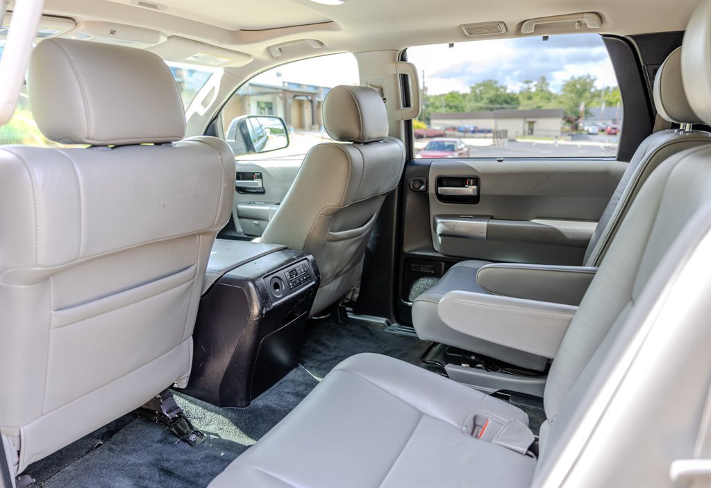 Used 2018 Toyota Sequoia Limited w/ Safety & Convenience Package RWD image 30