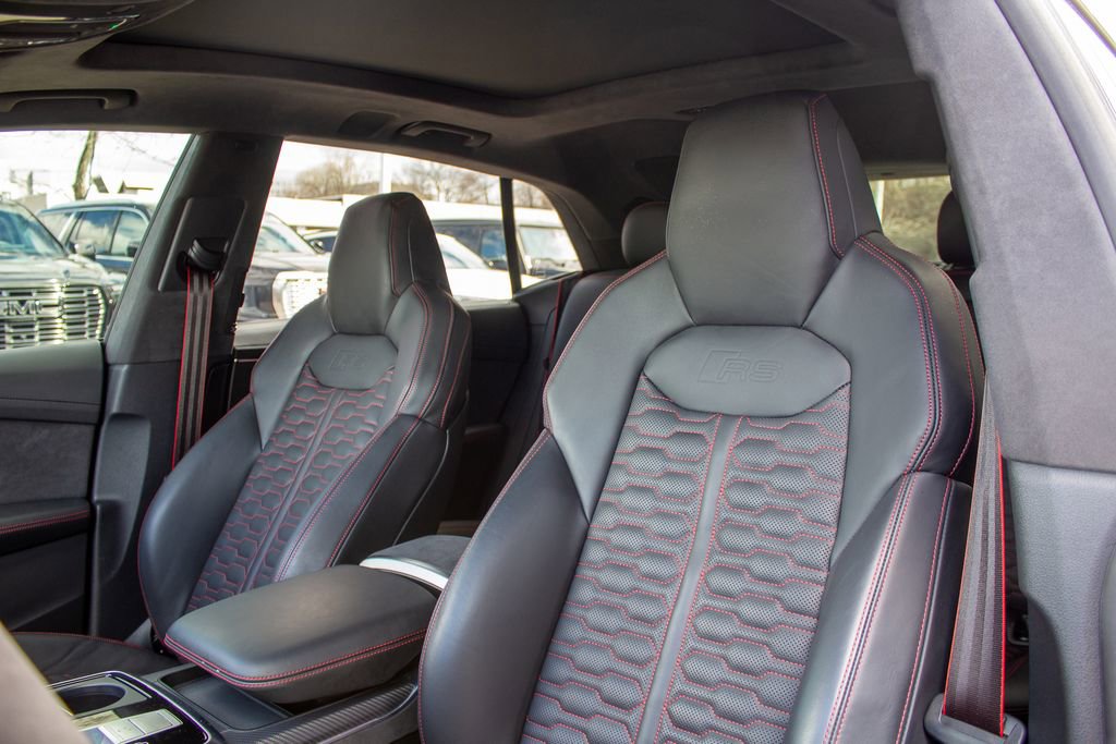 Used 2024 Audi RS Q8 image 12