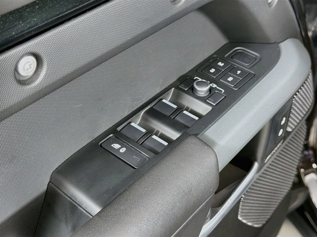 Certified 2023 Land Rover Defender 110 X AWD/4WD image 18