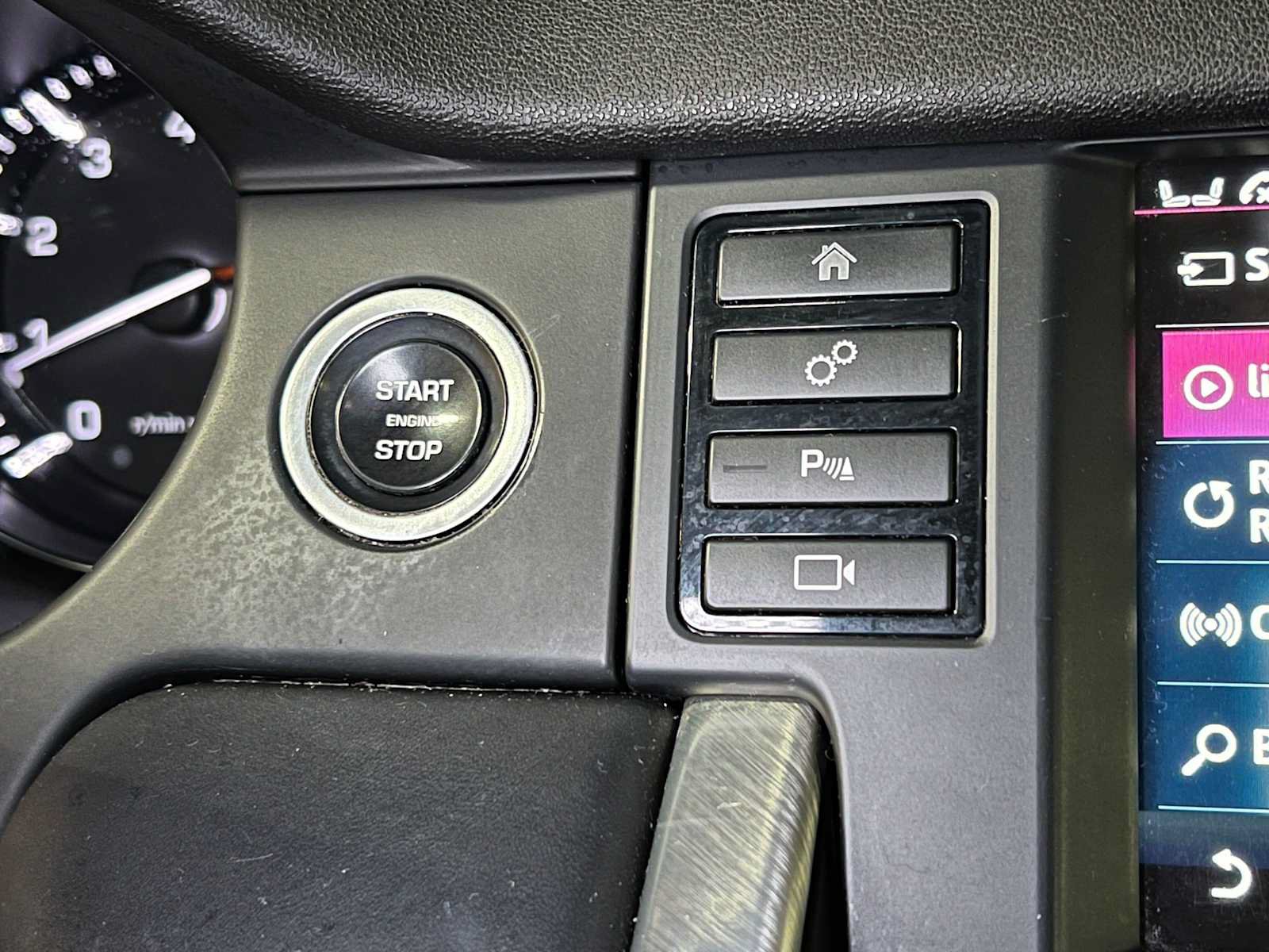 Used 2015 Land Rover Discovery Sport HSE Luxury AWD/4WD image 34