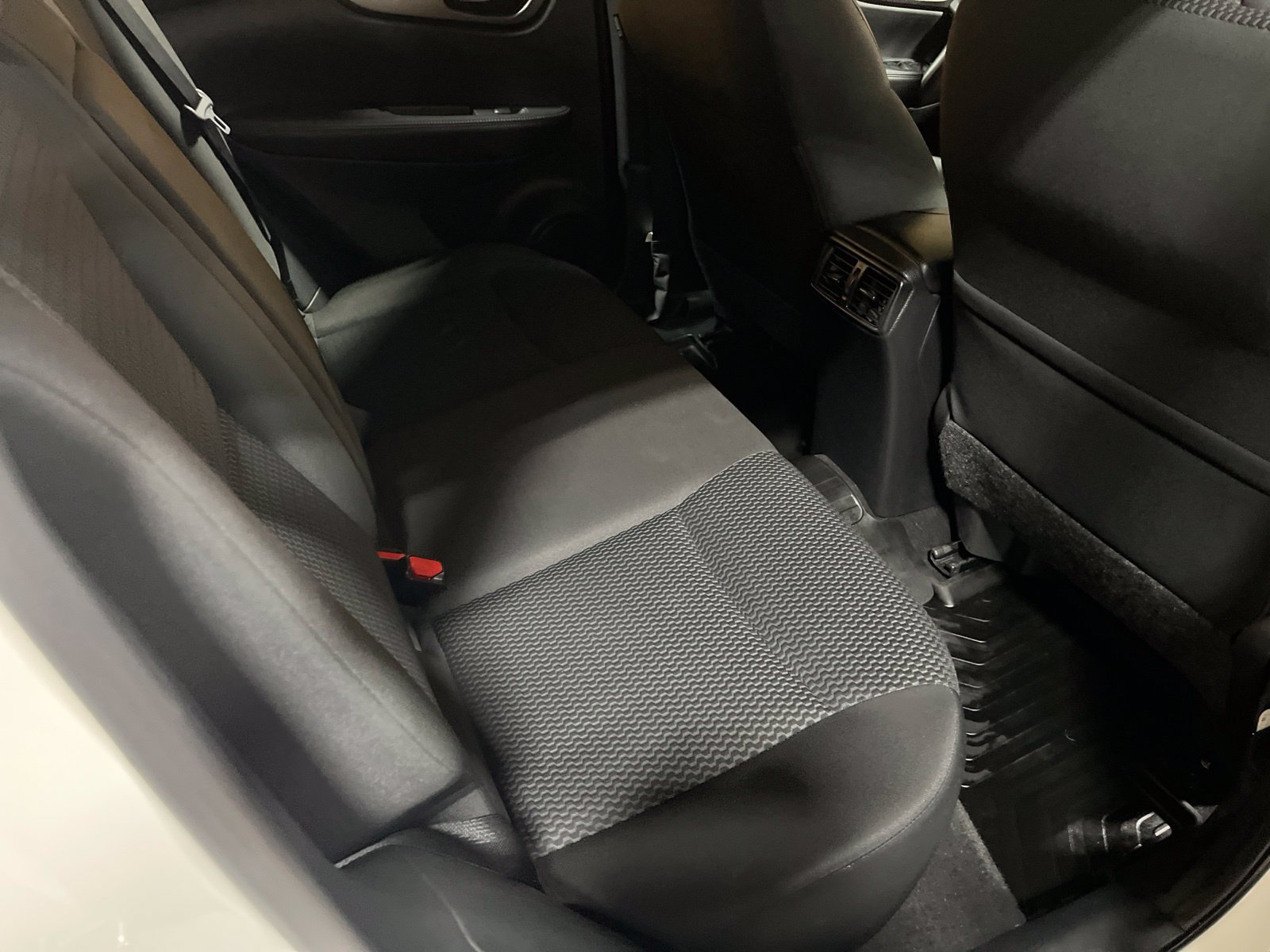 Used 2018 Nissan Rogue Sport S w/ S Appearance Package AWD/4WD image 16