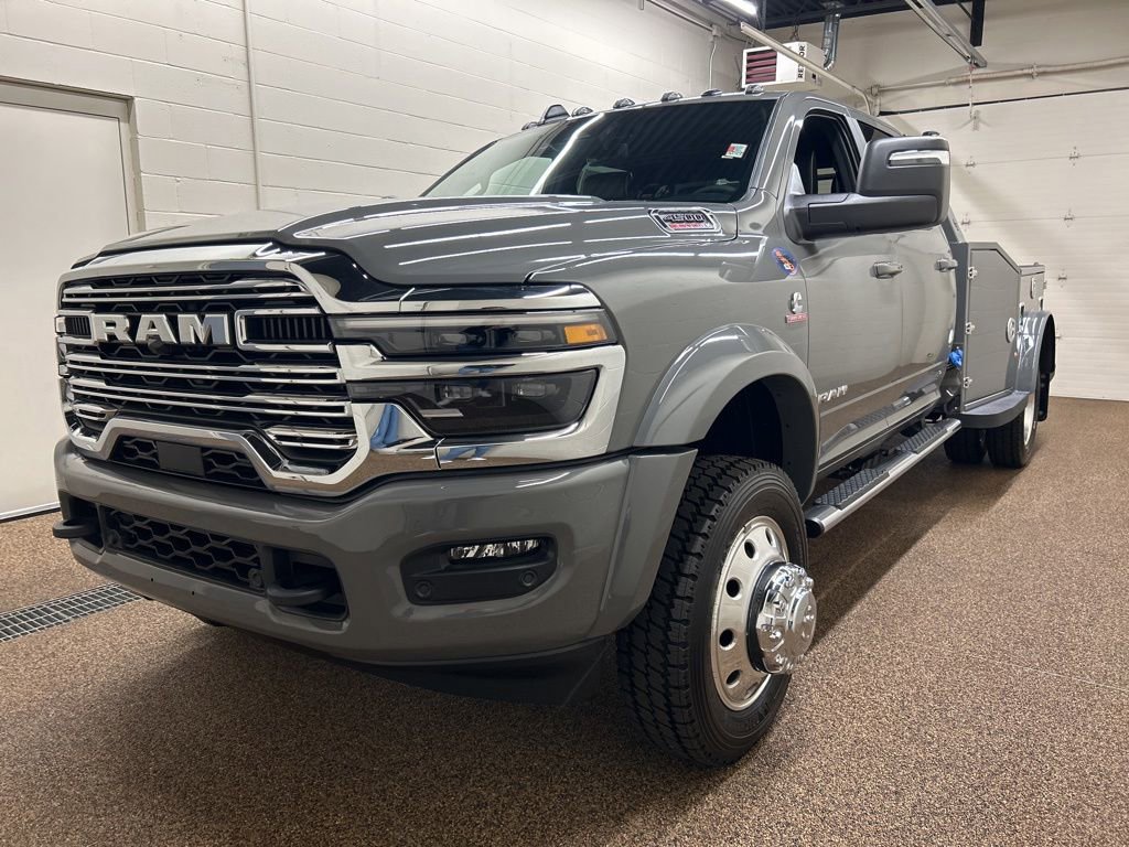 New 2026 RAM 4500 4x4 Crew Cab DRW w/ Laramie Trim Package image 5
