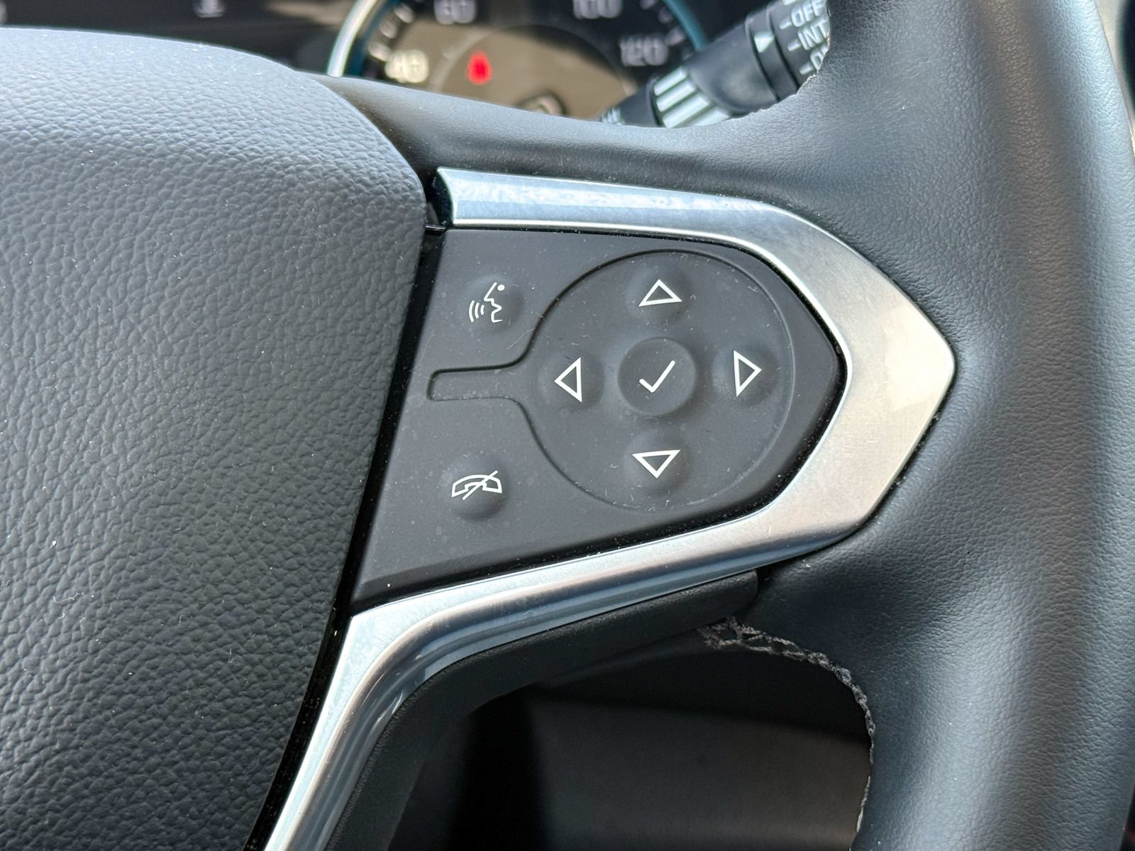 Used 2023 Chevrolet Traverse RS AWD/4WD image 28