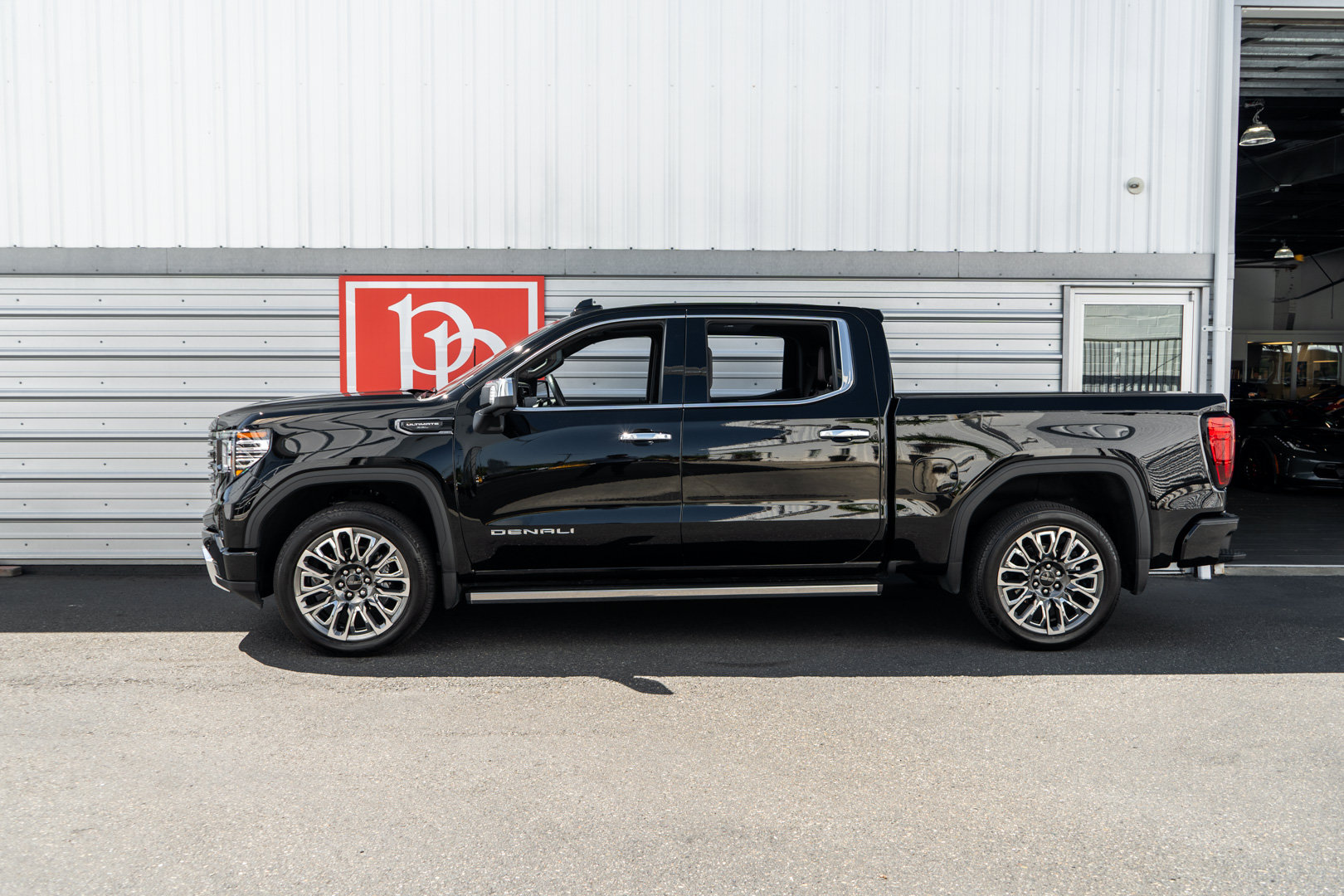 Used 2025 GMC Sierra 1500 Denali Ultimate AWD/4WD image 46