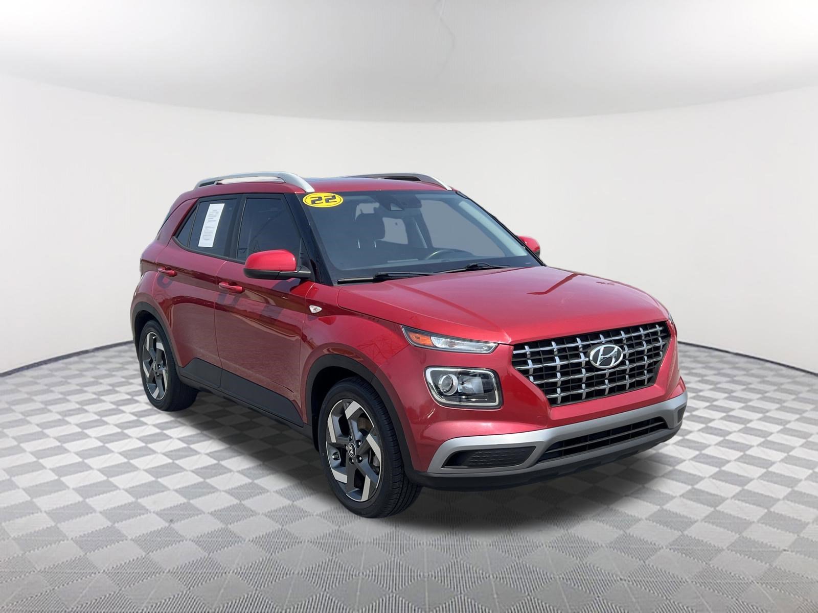 Used 2022 Hyundai Venue SEL FWD image 3