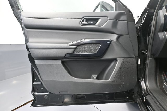 Used 2024 Nissan Pathfinder SV FWD image 14