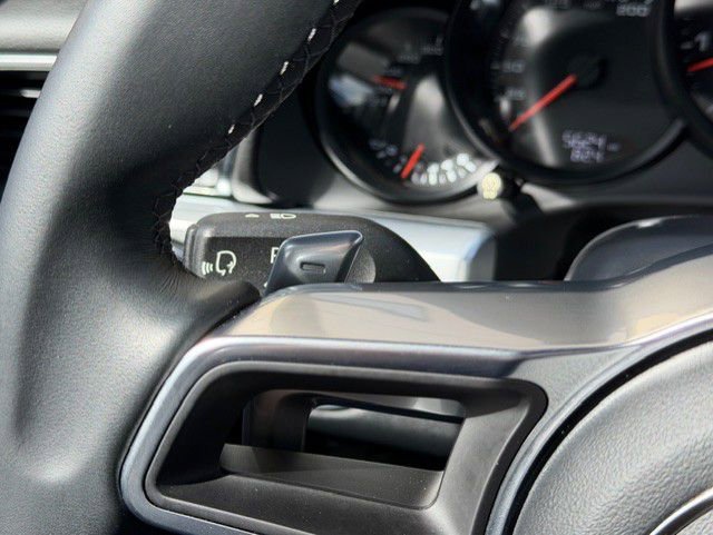 Used 2018 Porsche 911 Carrera image 30