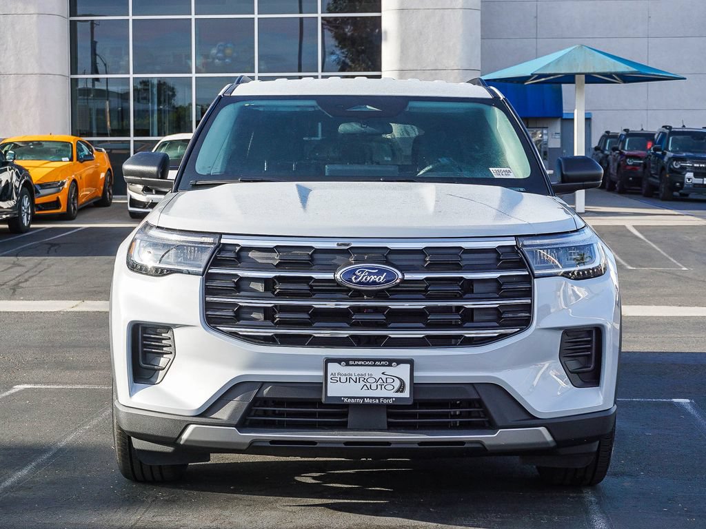 New 2026 Ford Explorer Active RWD image 2