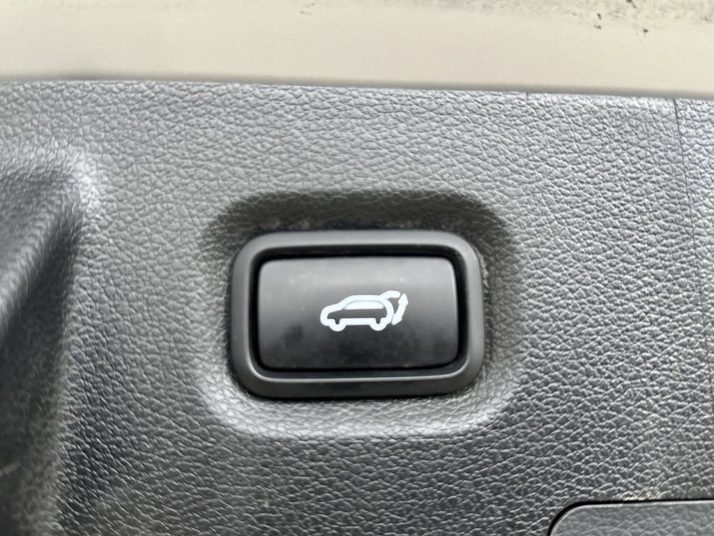 Used 2023 Hyundai Santa Fe Limited image 34