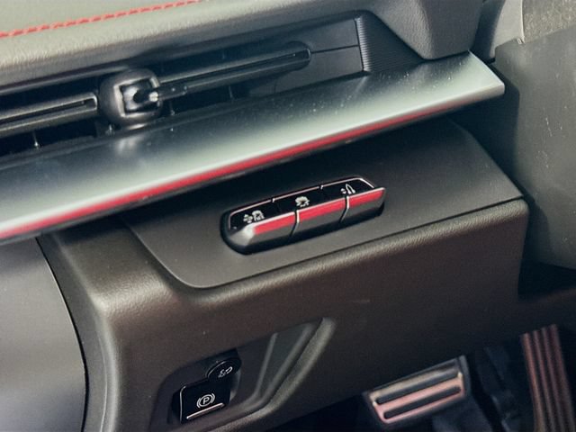 Used 2026 Chevrolet Corvette Z06 RWD image 10