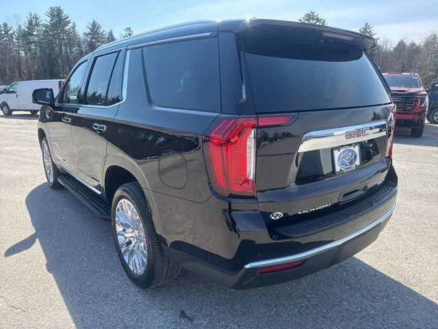 Used 2024 GMC Yukon SLT w/ SLT Luxury Package AWD/4WD image 4