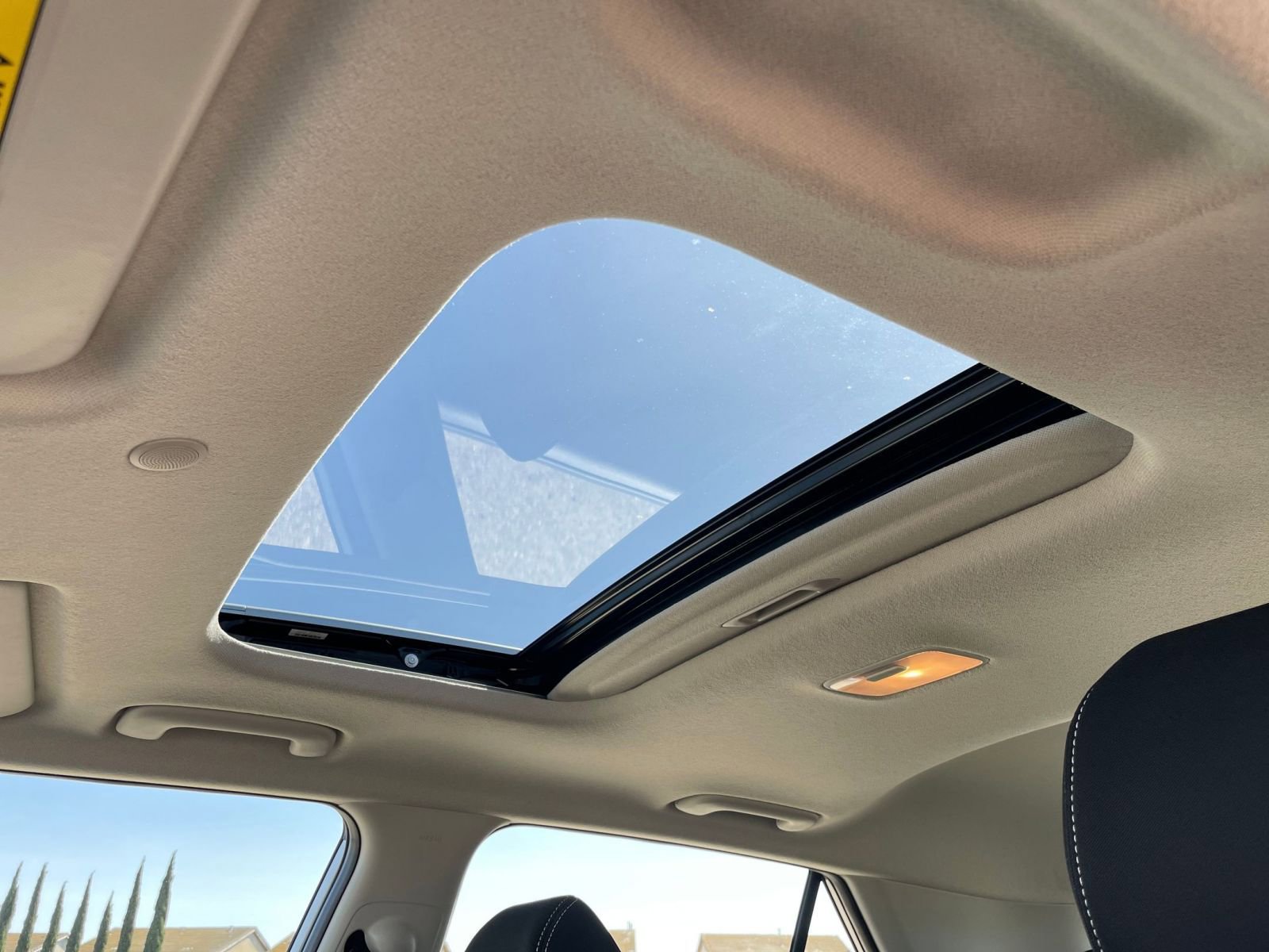 Used 2025 Hyundai Venue SEL image 29