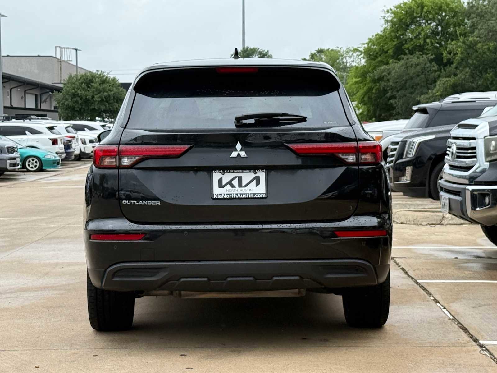 Used 2022 Mitsubishi Outlander ES image 6