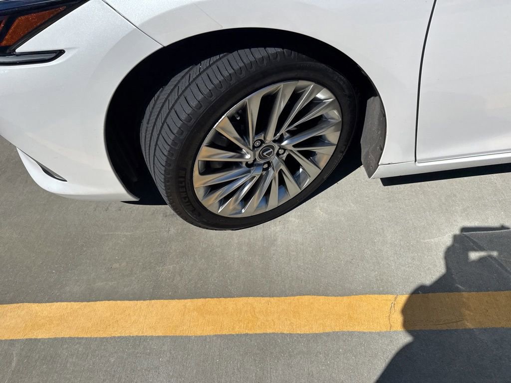 Used 2021 Lexus ES 350 Ultra Luxury w/ Protection Package (P3) image 5