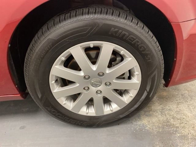 Used 2013 Chrysler Town & Country Touring image 31