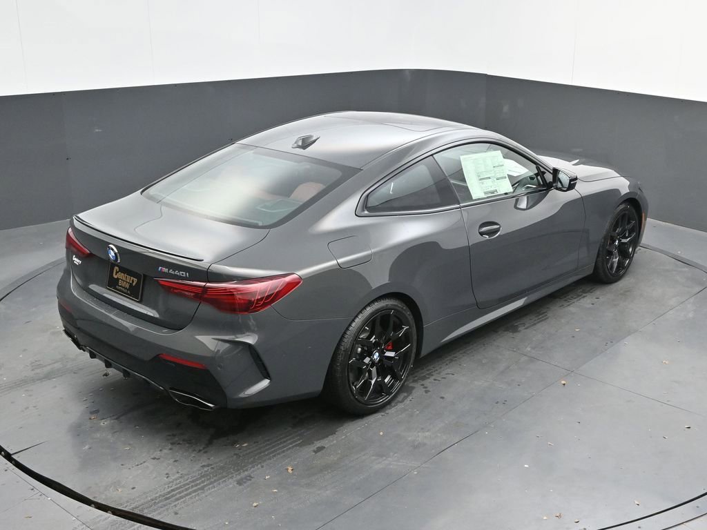New 2026 BMW M440i Coupe w/ Premium Package RWD image 32