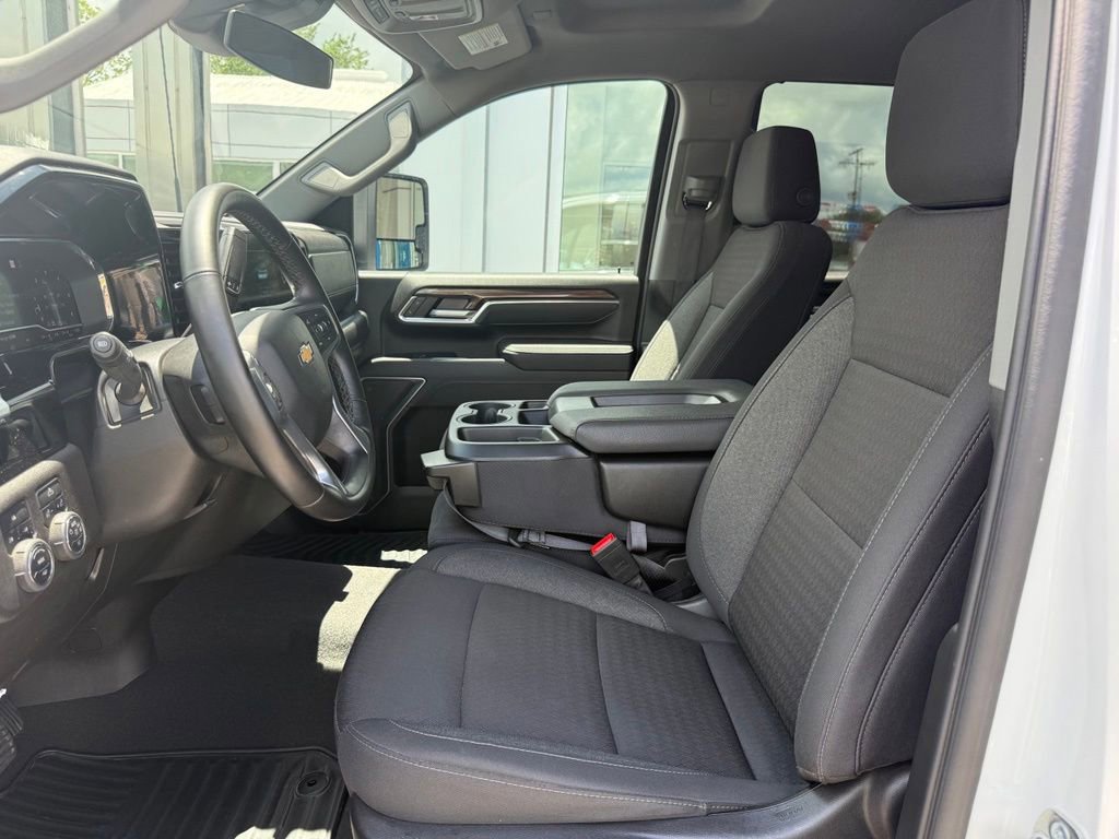 Used 2025 Chevrolet Silverado 2500 LT w/ Convenience Package AWD/4WD image 23