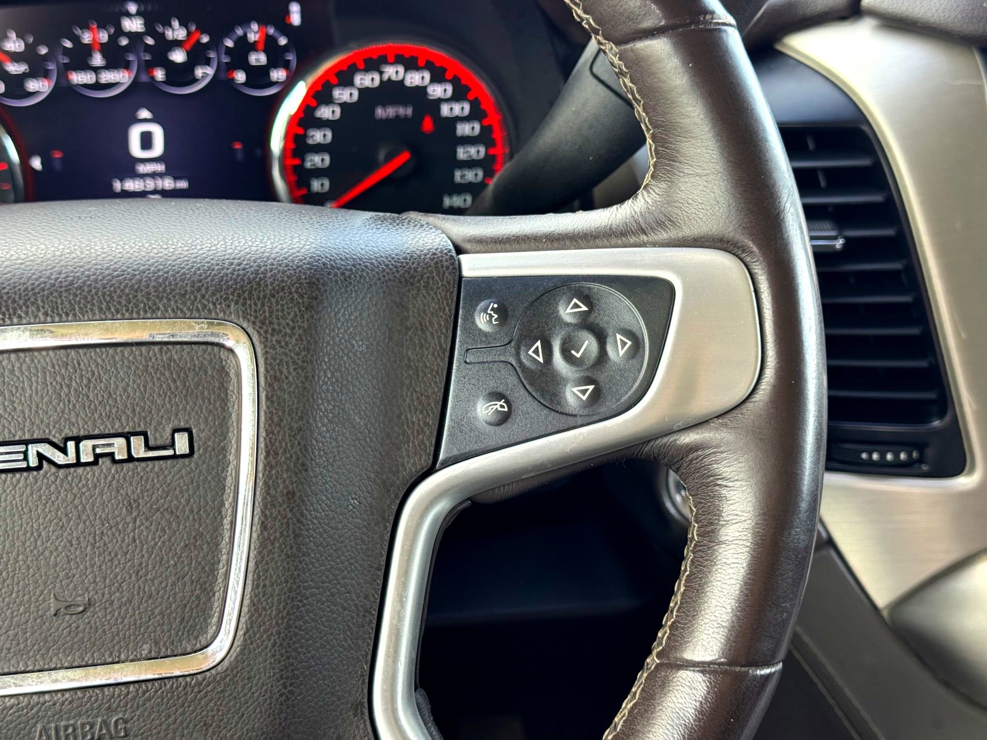 Used 2016 GMC Yukon Denali w/ Open Road Package image 31