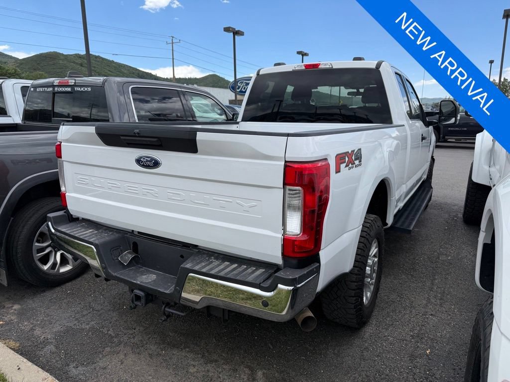 Used 2020 Ford F350 XLT w/ Camper Package AWD/4WD image 4