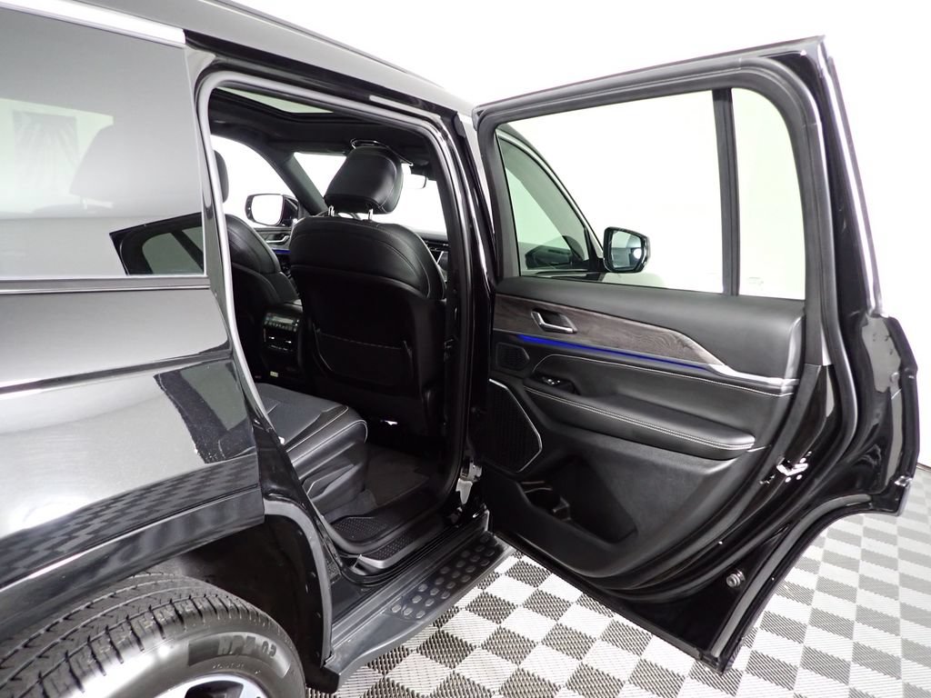 Used 2024 Jeep Grand Cherokee L Overland AWD/4WD image 39