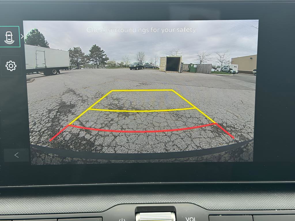 Used 2025 Kia K4 LXS image 27