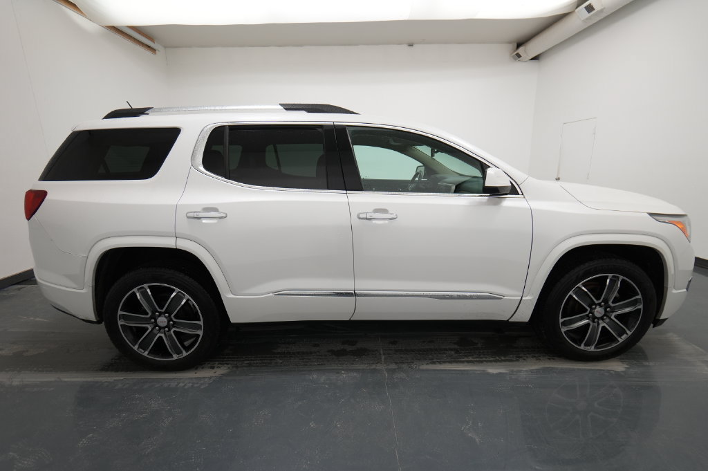 Used 2017 GMC Acadia Denali AWD/4WD image 10