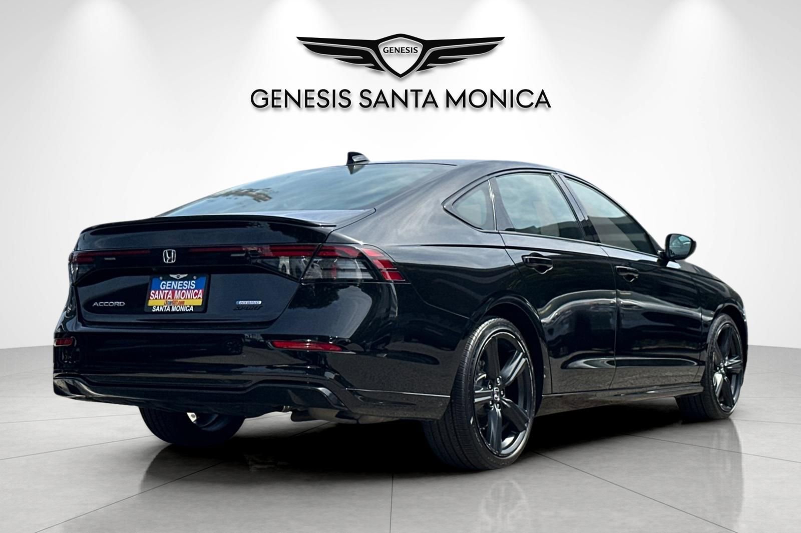 Used 2023 Honda Accord Sport image 4