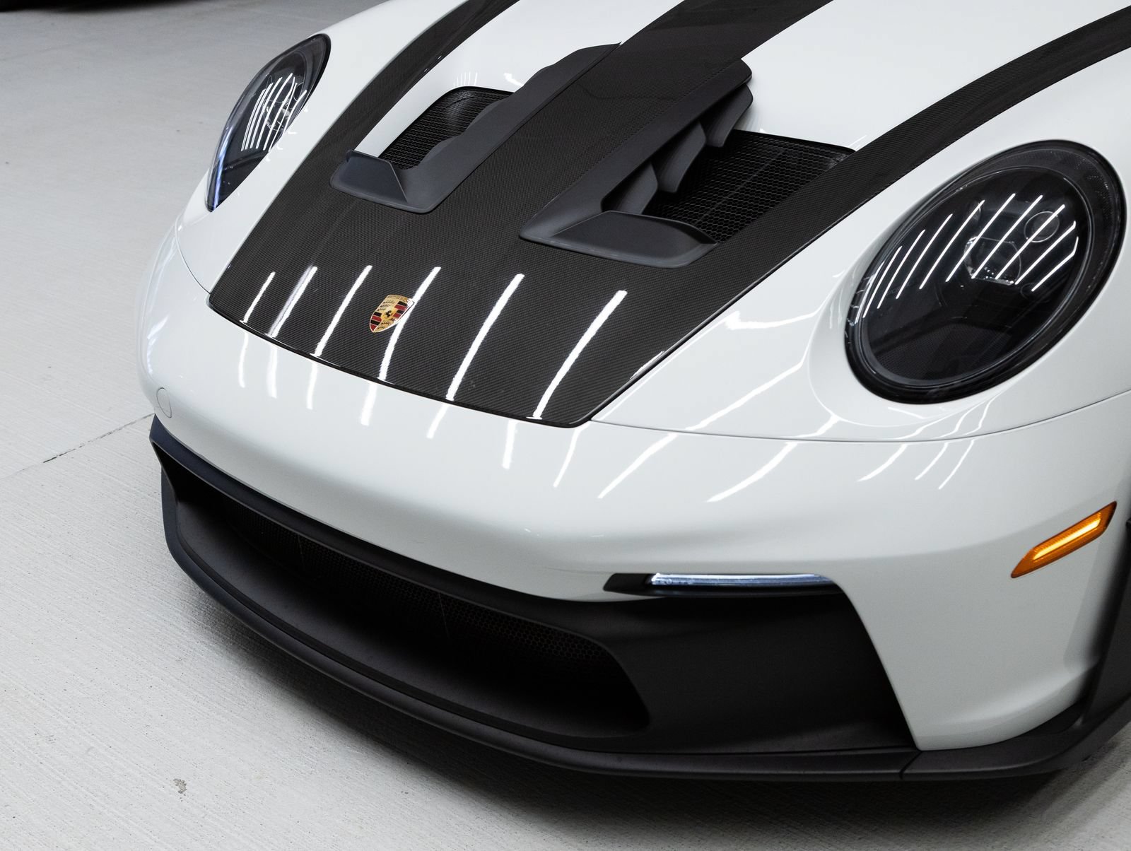Certified 2023 Porsche 911 GT3 RS RWD image 35
