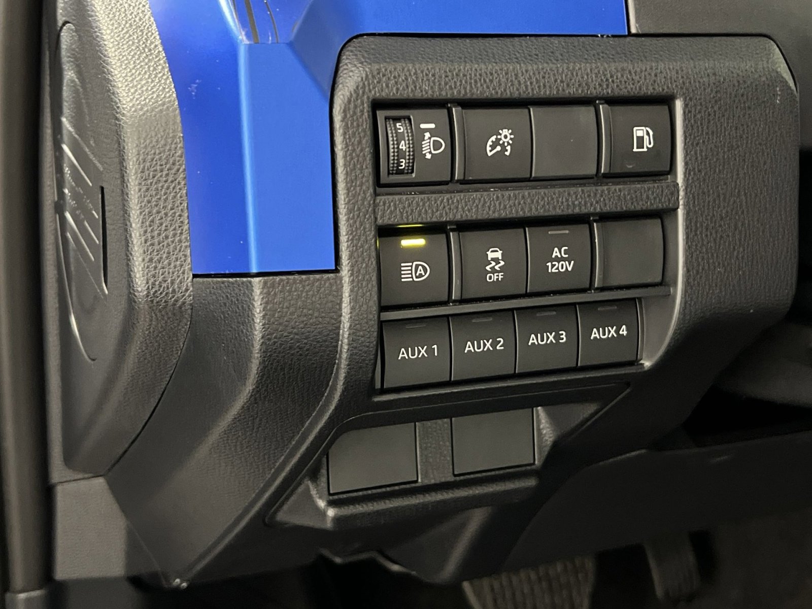 Used 2025 Toyota 4Runner TRD Off-Road image 31