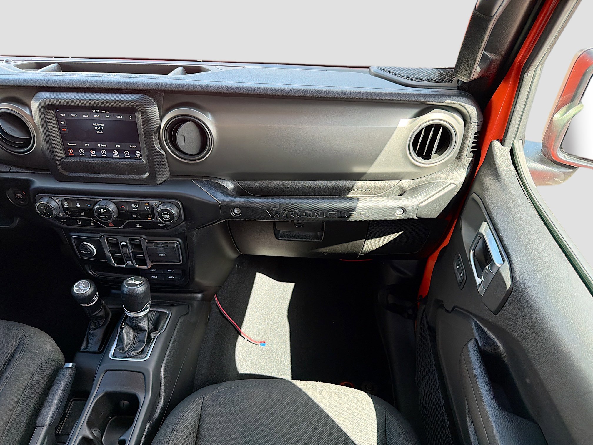 Used 2023 Jeep Wrangler Sport S image 17