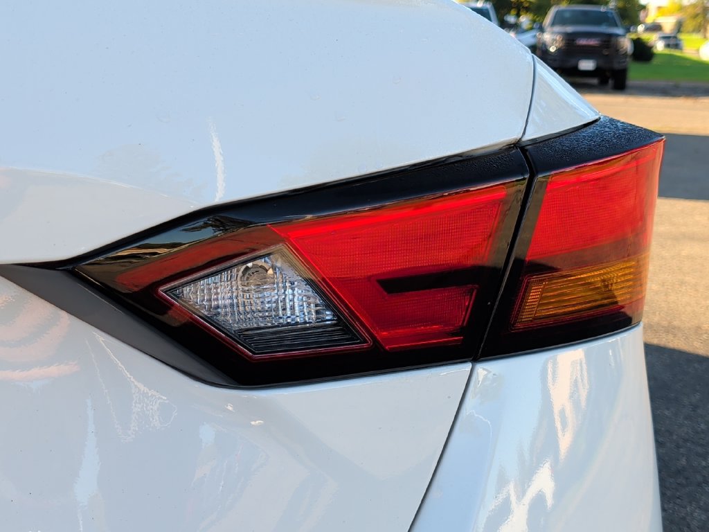 Used 2024 Nissan Altima 2.5 S FWD image 43