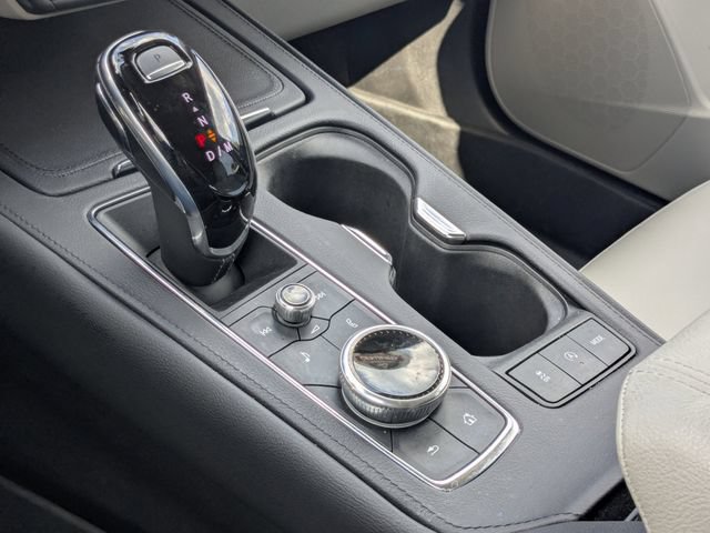 Used 2023 Cadillac XT4 Luxury w/ Cold Weather Package FWD image 28
