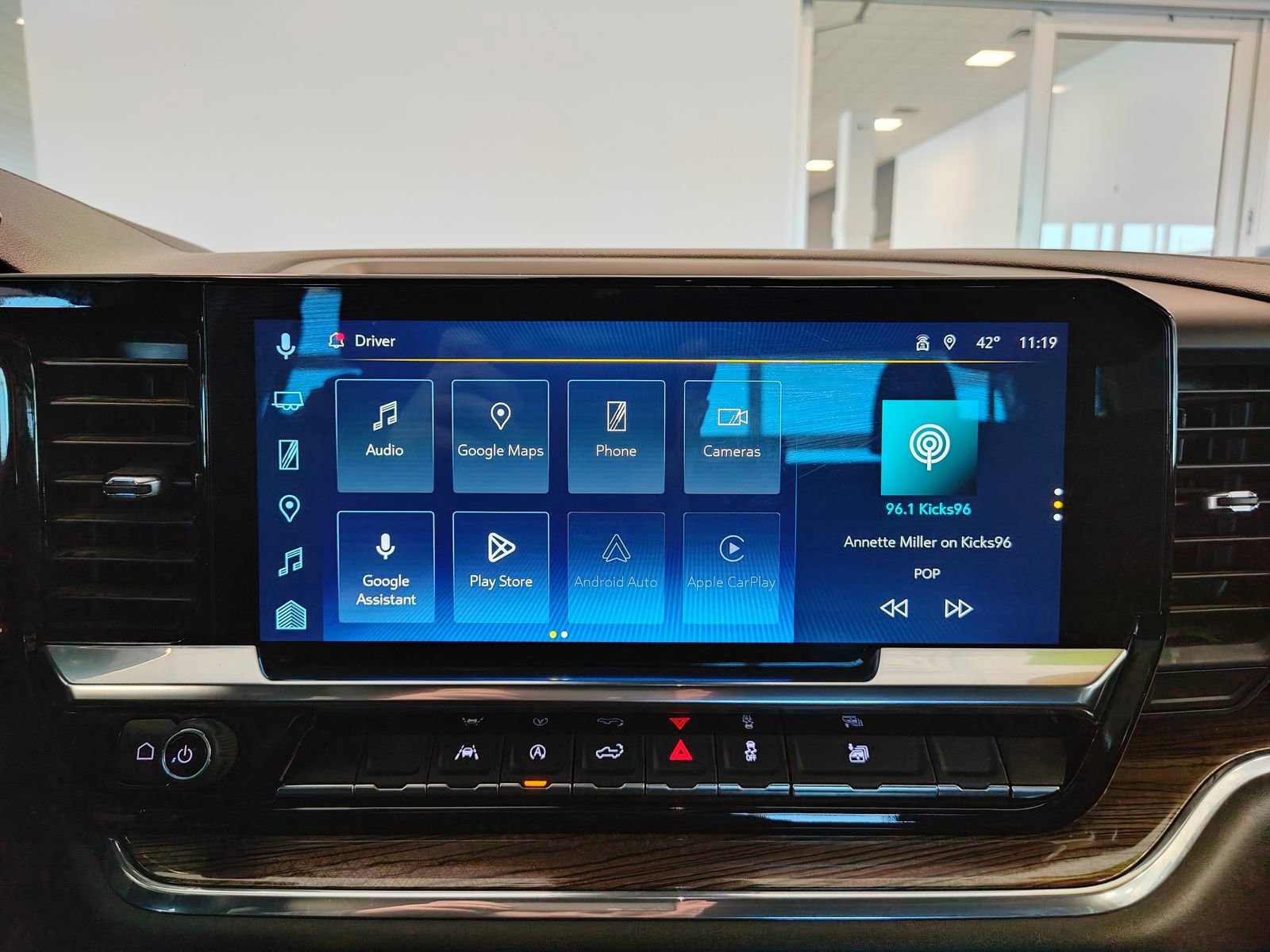 Used 2025 Chevrolet Silverado 1500 LT image 23