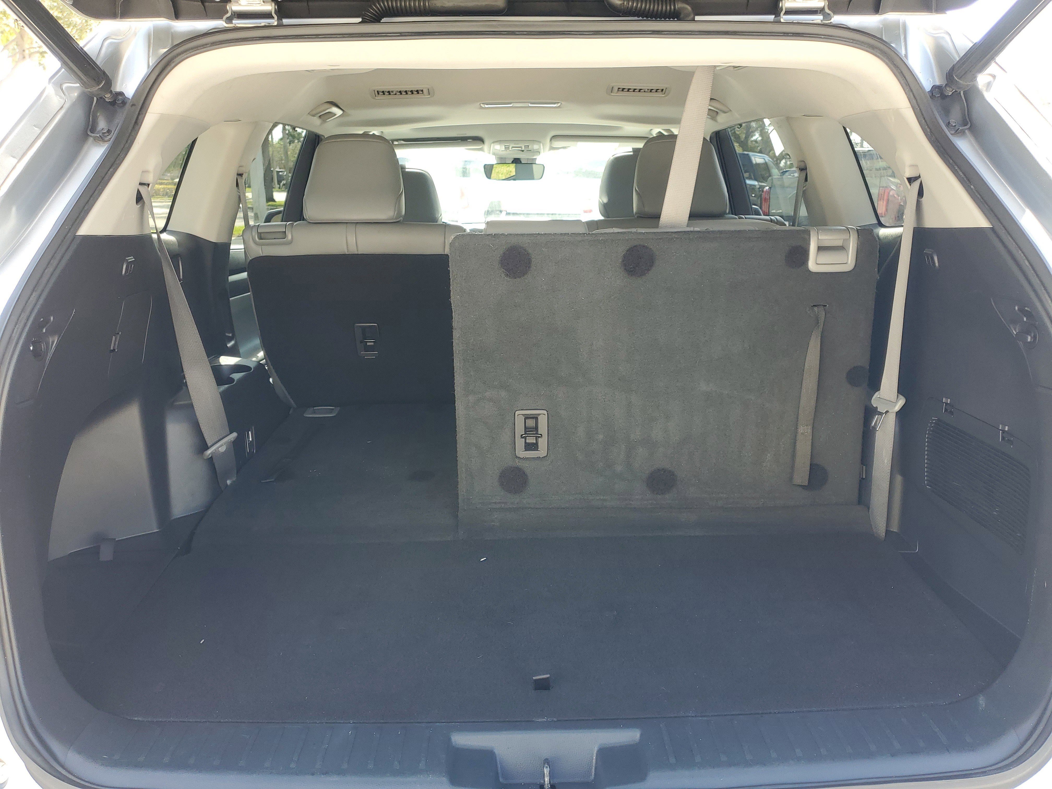 Used 2021 Toyota Highlander XLE image 9