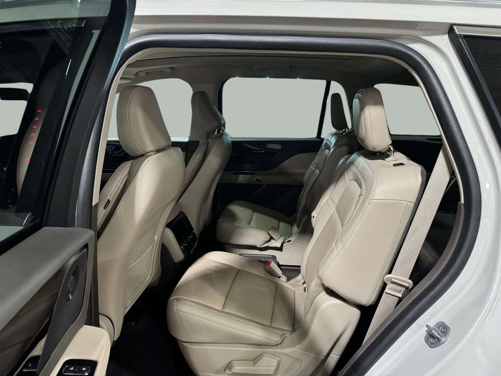 Used 2023 Lincoln Aviator Reserve w/ Equipment Group 201A image 23
