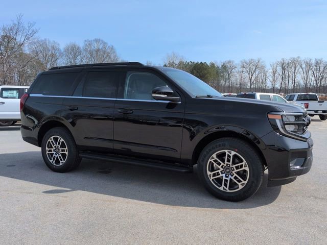 New 2026 Ford Expedition Active image 2