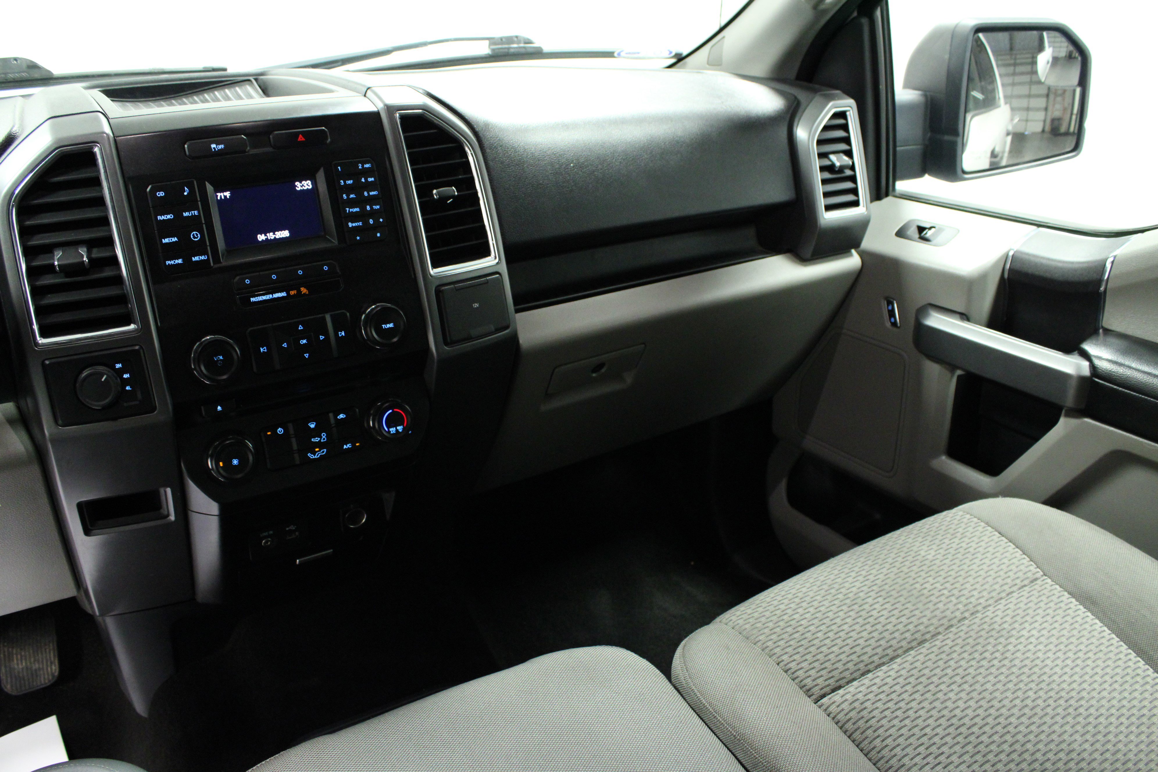 Used 2015 Ford F150 XLT AWD/4WD image 17