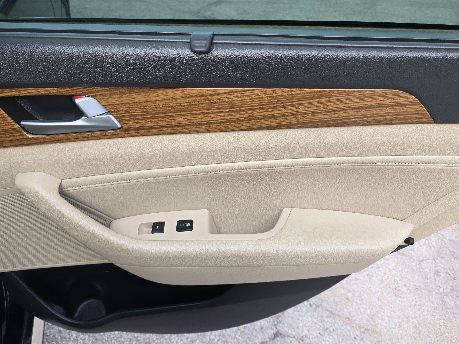 Used 2015 Hyundai Sonata Limited w/ Option Group 06 image 32