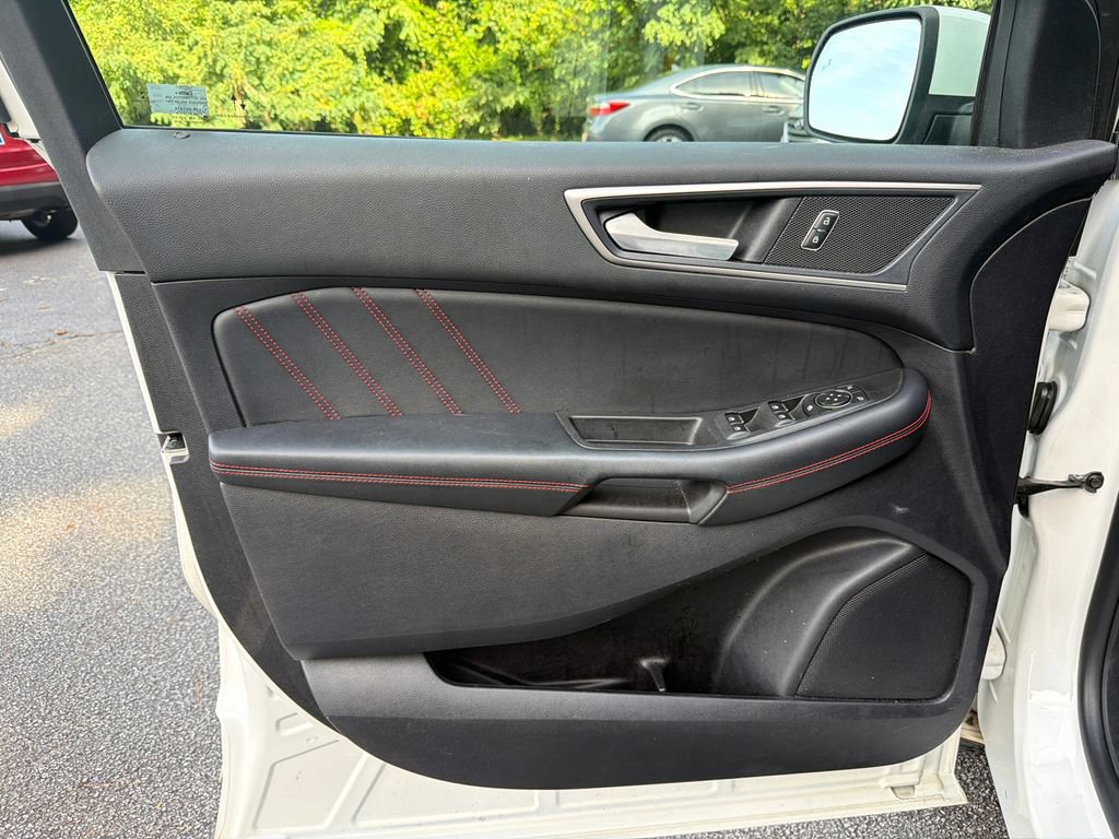 Used 2021 Ford Edge ST-Line FWD image 10