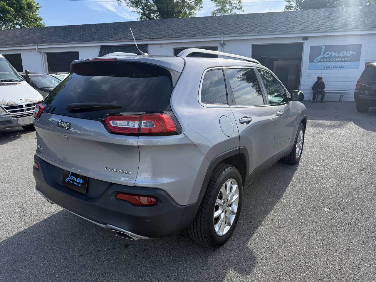 Used 2015 Jeep Cherokee Limited AWD/4WD image 6