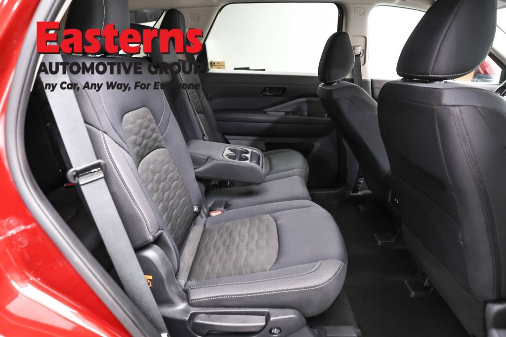 Used 2025 Nissan Pathfinder SV FWD image 22
