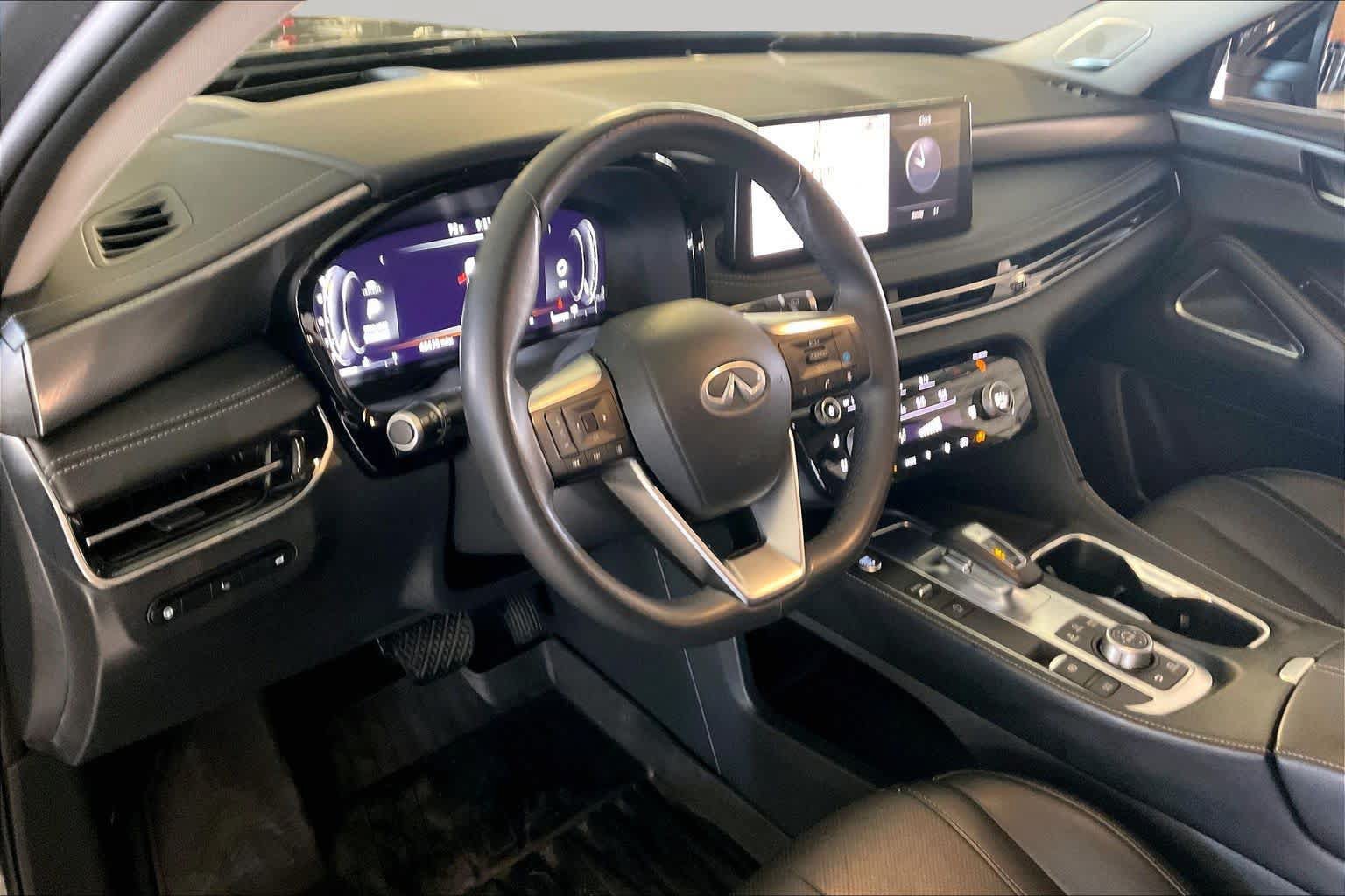 Used 2023 INFINITI QX60 Luxe w/ Vision Package FWD image 16