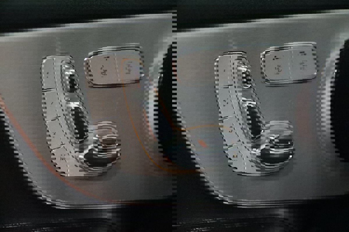 Used 2017 Mercedes-Benz C 300 4MATIC Cabriolet image 41