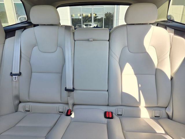 Certified 2024 Volvo XC60 B5 Plus w/ Protection Package Premier AWD/4WD image 13