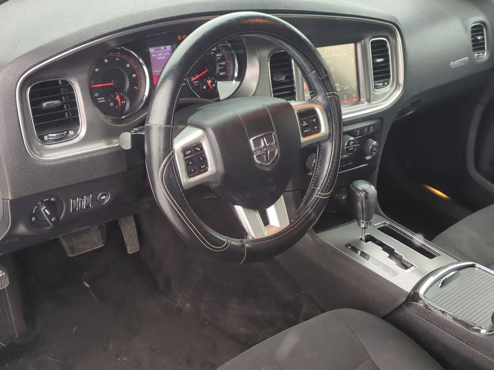 Used 2011 Dodge Charger R/T image 2