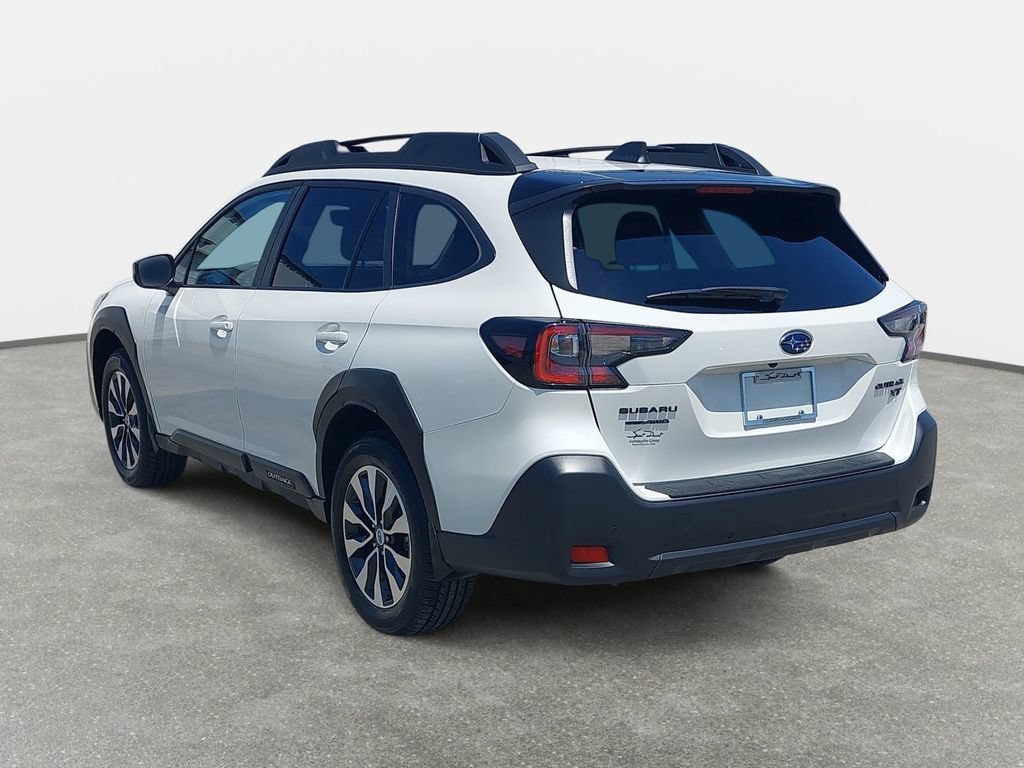 Used 2025 Subaru Outback Onyx Edition XT AWD/4WD image 7