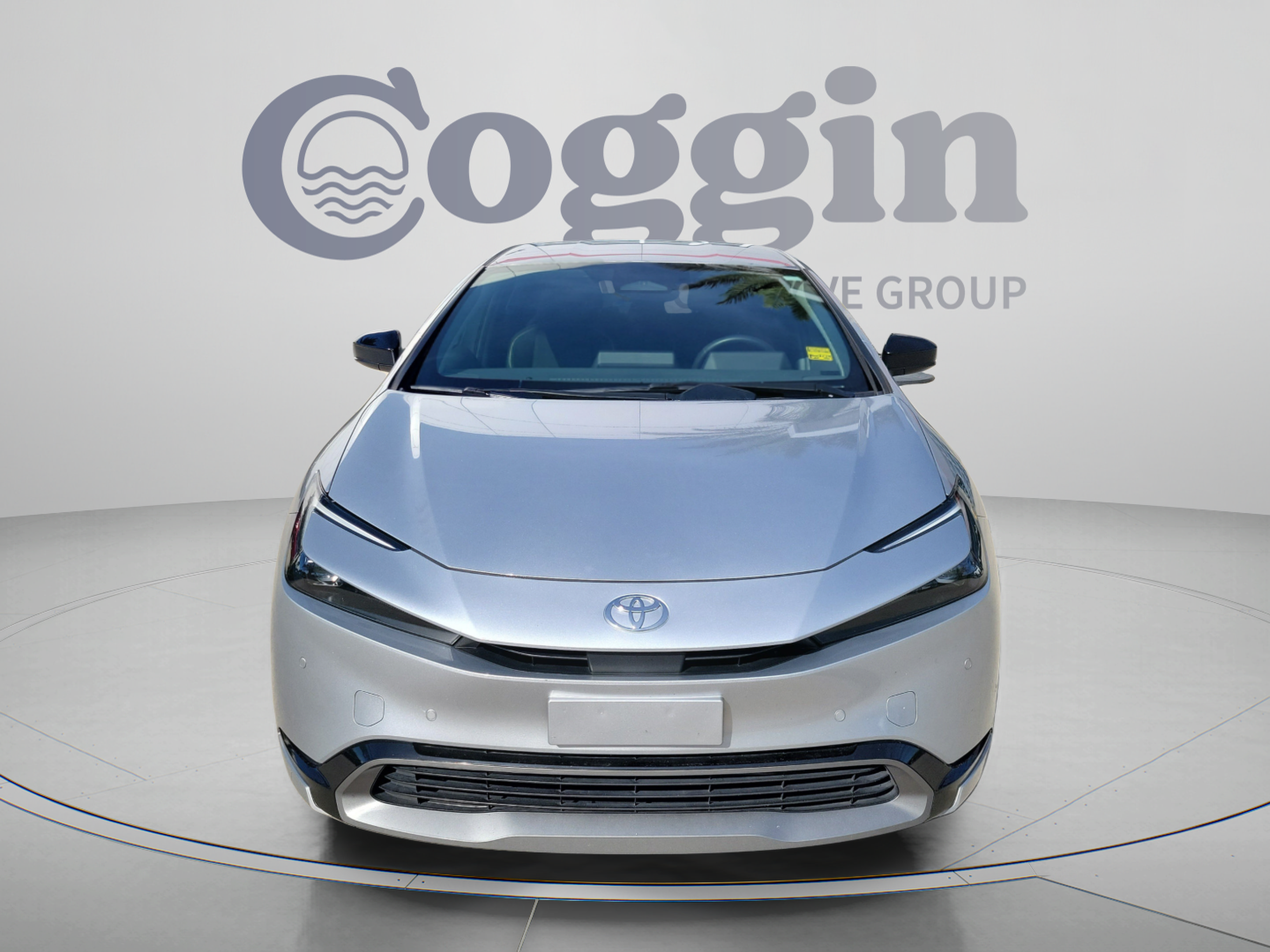 Used 2023 Toyota Prius XLE FWD image 5