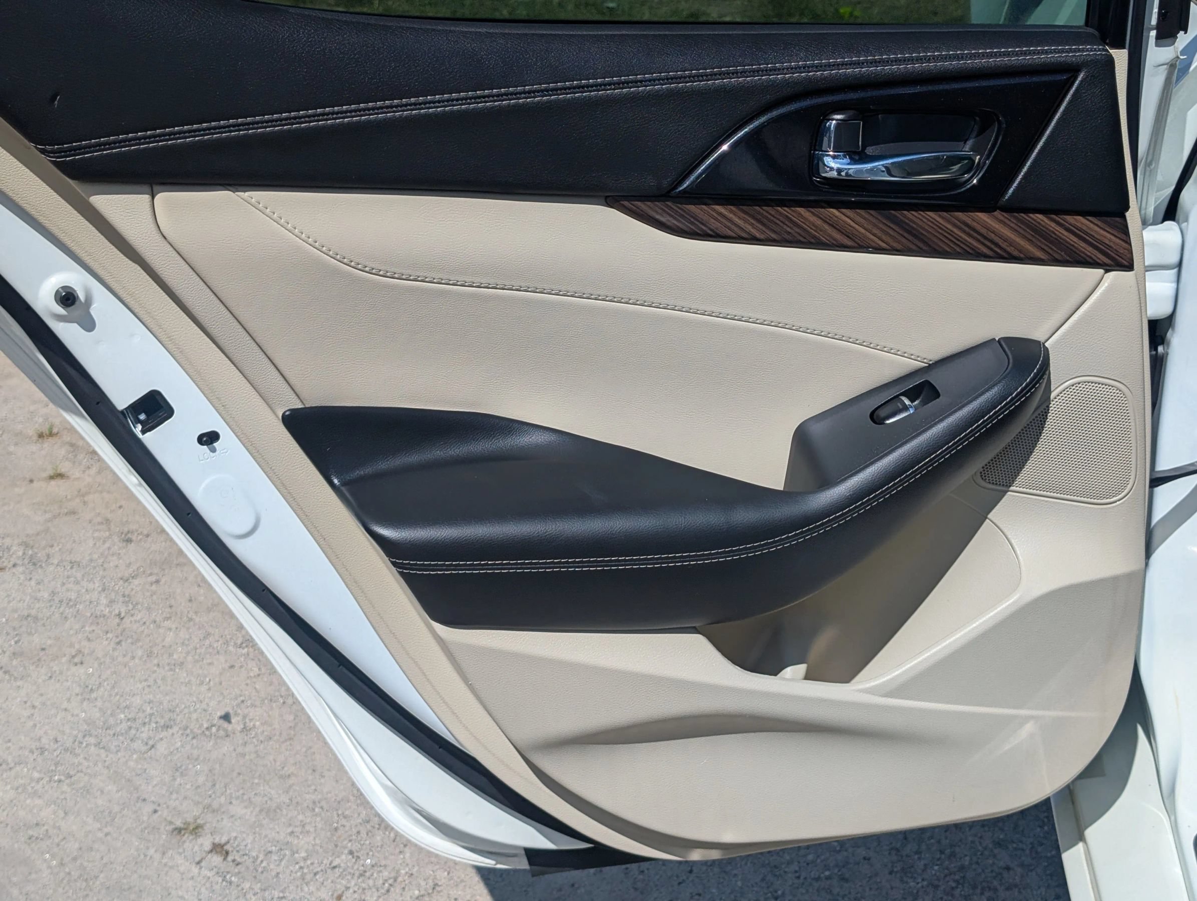 Used 2017 Nissan Maxima Platinum w/ Medallion Package FWD image 39