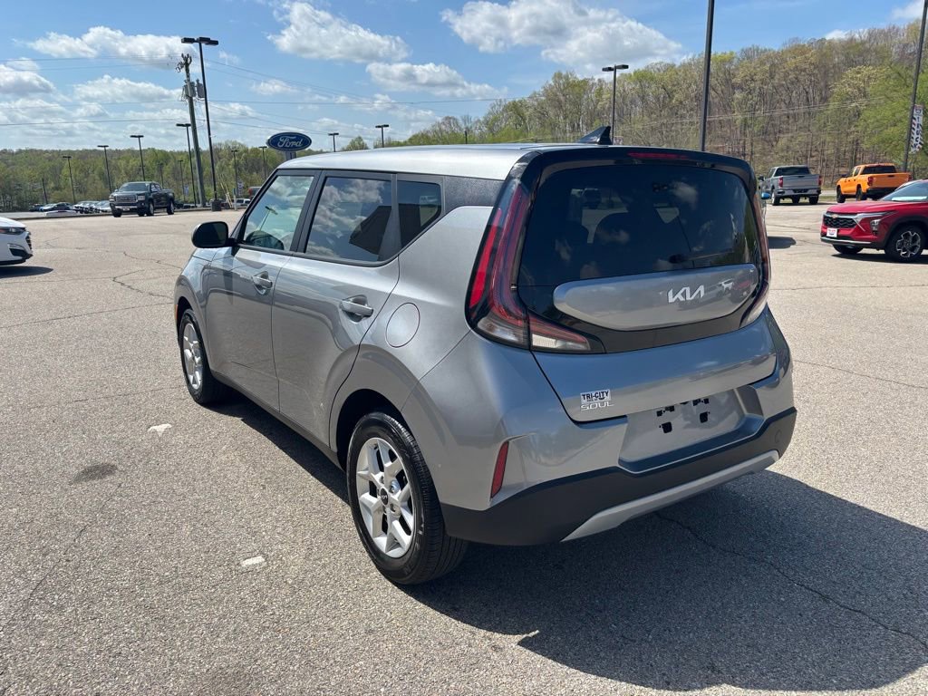 Used 2024 Kia Soul LX w/ Option Group 015 FWD image 10