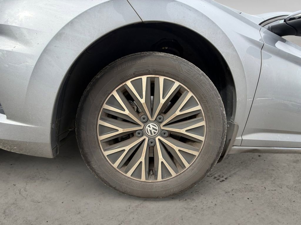 Used 2020 Volkswagen Jetta SE w/ SE Cold Weather Package image 9